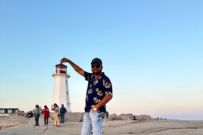 Day Trip to Lunenburg, Mahone Bay and Peggy's Cove from Halifax - The guides make the difference