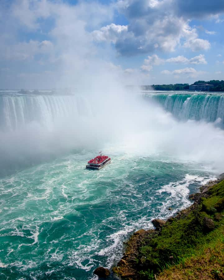 Day trip to Niagara from Toronto with Spanish speaking guide - Niagara-on-the-Lake and its Victorian streets