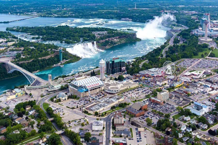 Day trip to Niagara from Toronto with Spanish speaking guide - Seeing Bridal Veil Falls and Horseshoe Falls