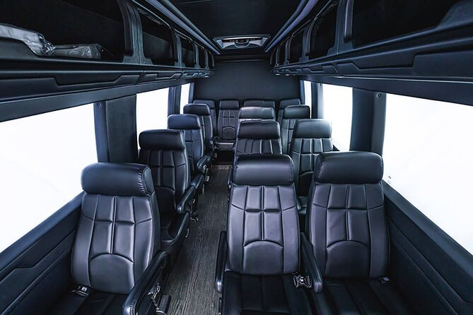 Departure Private Transfer Vancouver to Vancouver YVR or Cruise Port by Minibus - A simple ride from downtown Vancouver to your next departure