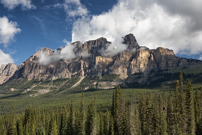 Discover 9 Iconic Banff Sights in a Day! with extra Comfort-12pax - Moraine Lake brings the most dramatic summer scenery