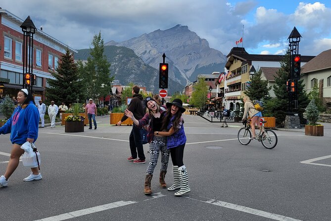 Discover Banff National Park - Premium Day Trip - Moraine Lake and the Valley of the Ten Peaks