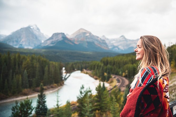 Discover Lake Louise (Spring & Fall Sightseeing) - The Bow Valley Parkway makes the drive worthwhile