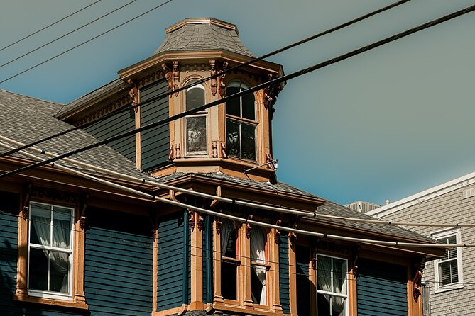 Discover Lunenburg and Mahone Bay Guided Tour - The Ovens Park and its sea-carved cliffs