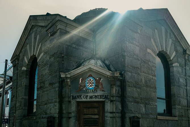Discover Lunenburg and Mahone Bay Guided Tour - Mahone Bay and the famous three churches