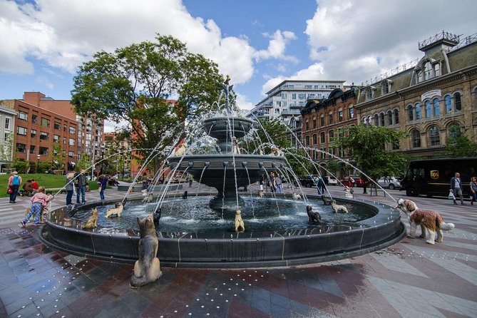 Discover Toronto Like a Local - The Financial District and Union Station
