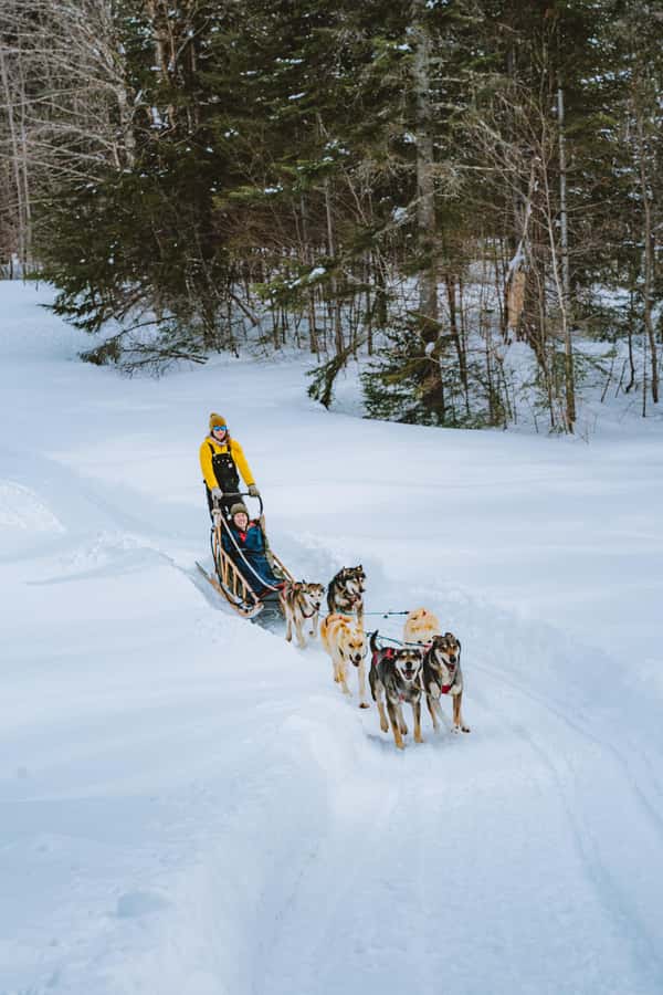Dogsledding Upper Laurentians near Mont-Tremblant - Arriving past Mont-Tremblant