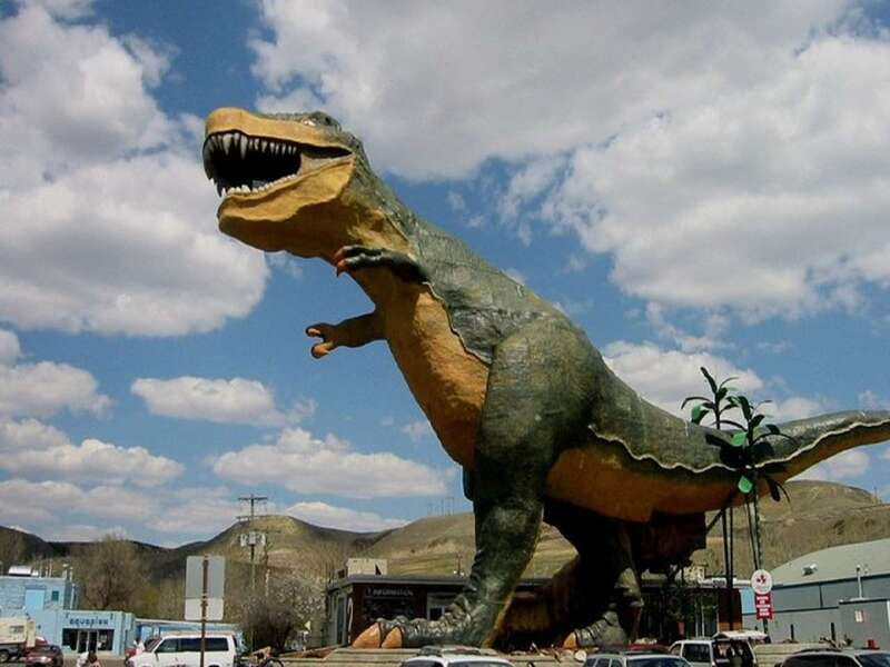 Drumheller: Bad Land & Dinosaur Museum Tour from Calgary - Key points to know before booking