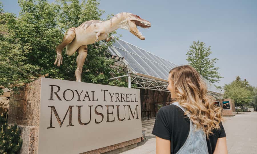 Drumheller: Dinosaurs, Canyons, & Hoodoos Day Tour - Why this Calgary to Drumheller route works