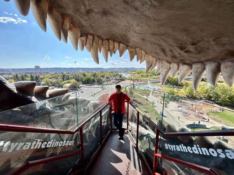 Drumheller Full-day Private Sightseeing Tour - The Drumheller welcome sign and first views