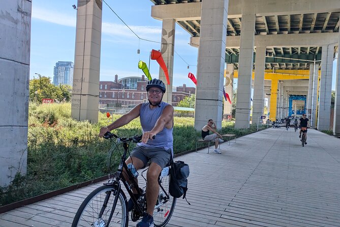 E-bike Toronto's Dynamic Neighbourhoods - Graffiti Alley captures the city’s current mood