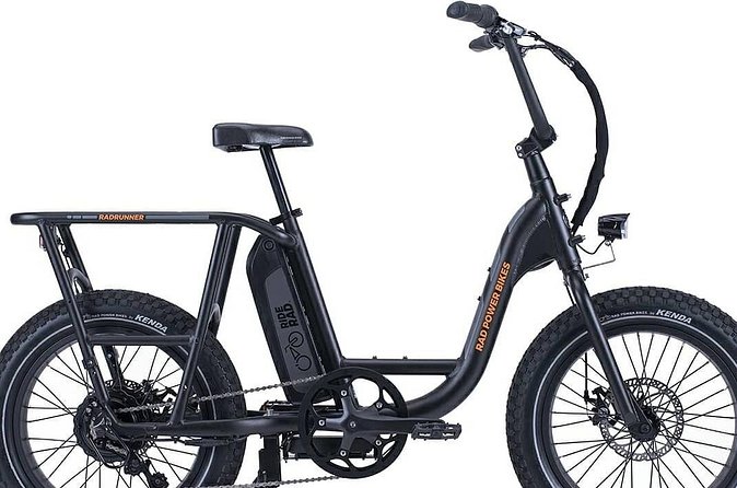 eBike Rental Ride Electric in Niagara-on-the-Lake and Explore - Picnic time beside the water