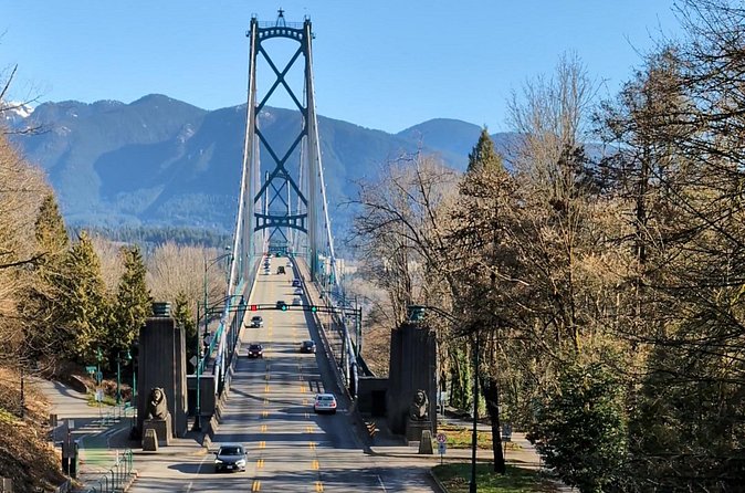EcoEscape: Luxury & Exclusive Tour Experiences - Stanley Park’s totem poles and Prospect Point