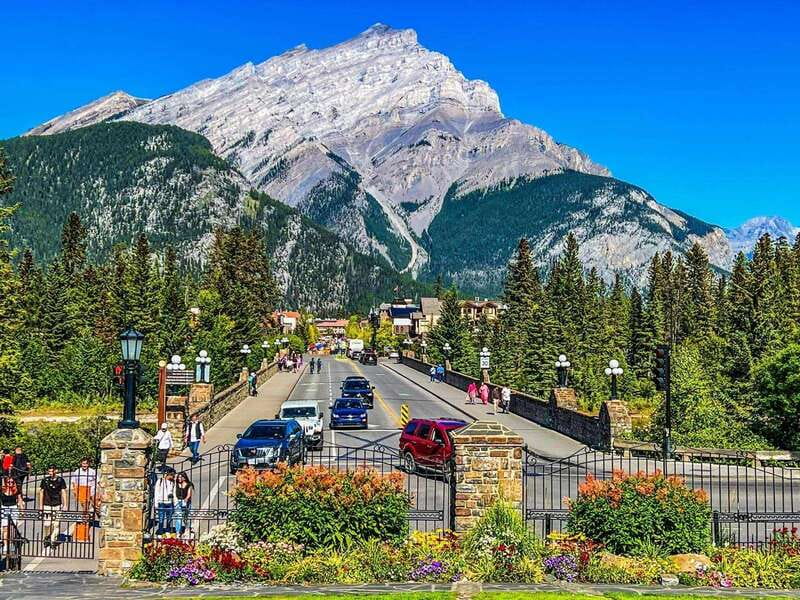 Emerald Lake, Moraine, Louise, Johnston Canyon & Banff Town - Johnston Canyon is the day’s real walk