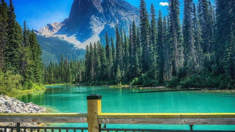 Emerald Lake, Moraine, Louise, Johnston Canyon & Banff Town - Lake Louise gets the first major look