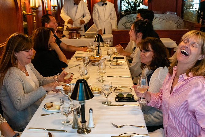 Evening Gourmet Tour 5 Course Dinner - History and Food in Old Quebec City - Meeting the guide at Rue Saint-Paul