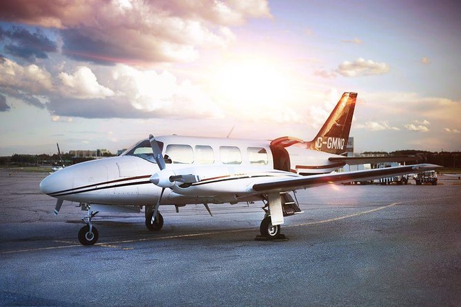 Exhilarating 120km Aerial Tour of Toronto with iflyTOTO - Pilots, service, and the photo opportunity