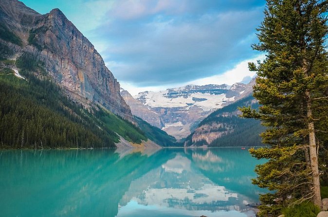 Experience Golden Hour at Moraine and Lake Louise - Timing, weather, and the real meaning of golden hour