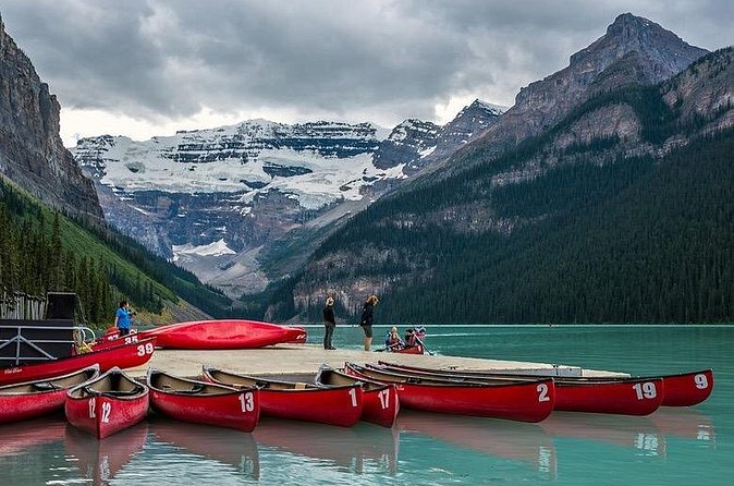 Experience Golden Hour at Moraine and Lake Louise - What to bring and how to use your time