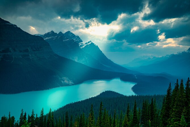 Explore Banff’s Wonders: Lake Louise, Moraine Lake, and Beyond - Lake Louise: more time for the classic view