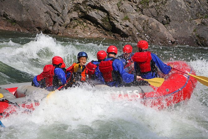 Family Friendly Whitewater Rafting - Paddling through Wells Gray Provincial Park