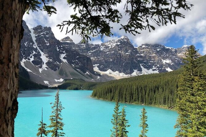 Famous Moraine Lake and Lake Louise Shared Shuttle Tour - Lake Louise: Turquoise Water and Victoria Glacier