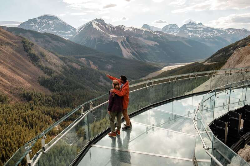 From Banff: Columbia Icefield Tour with Glacier Skywalk - Crowfoot Glacier and Bow Lake bring the first big views