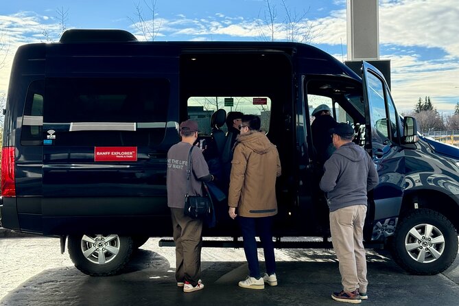 From Banff: Hassle-free Private Transfer to Calgary YYC Airport - Comfort, luggage, and vehicle choice