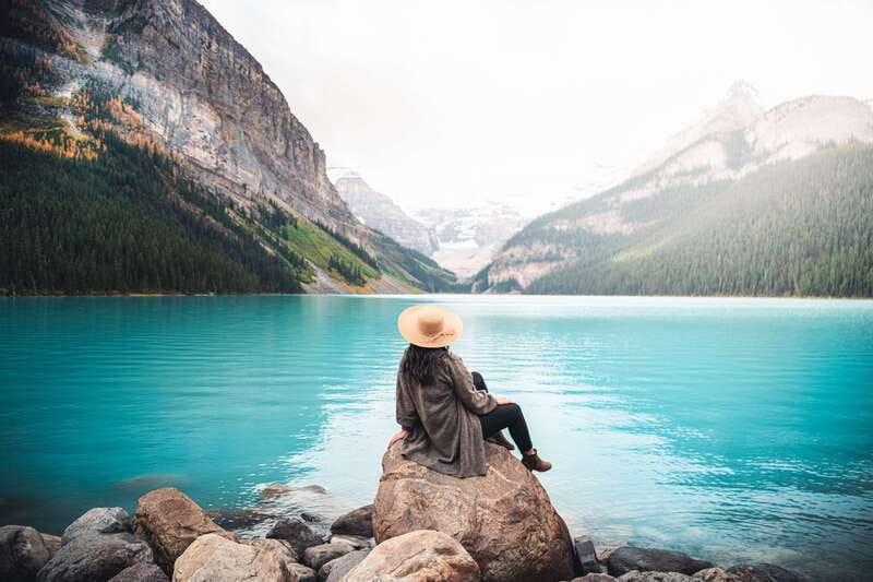 From Banff: Lake Louise and Moraine Lake Sightseeing Tour - Why this half-day trip makes sense in Banff