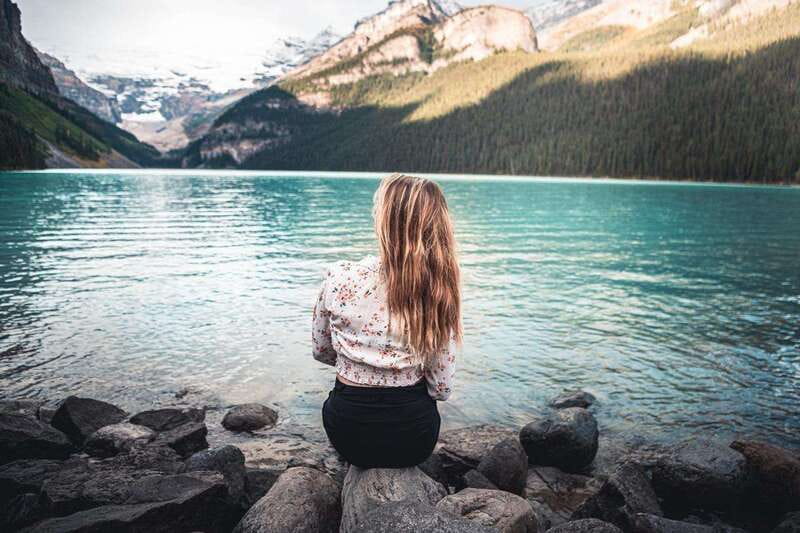From Banff: Lake Louise and Moraine Lake Sightseeing Tour - The guided viewpoint at Moraine Lake