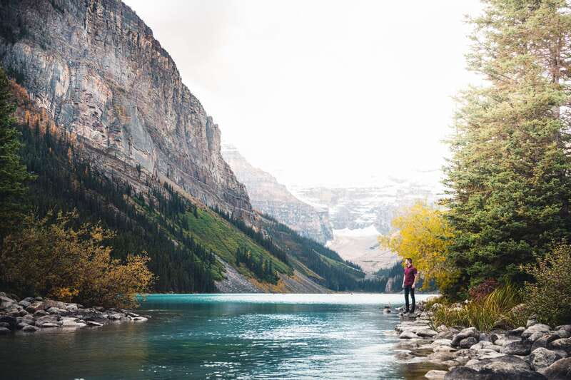 From Banff: Lake Louise and Moraine Lake Sightseeing Tour - What the guides add to the scenery