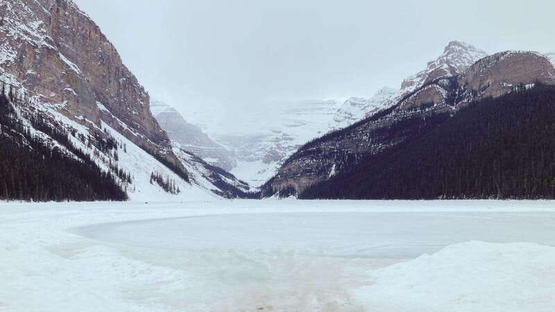 From Banff: Lake Louise and Moraine Lake Sightseeing Tour - Picking the right departure and preparing well