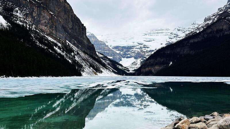 From Banff: Lake Louise and Moraine Lake Sightseeing Tour - Who should book this Lake Louise tour?