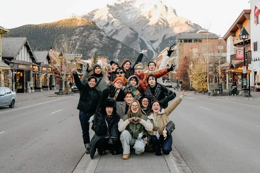 From Banff: Lake Louise, Emerald Lake & Takakkaw Falls - Meeting in Banff and settling into the van
