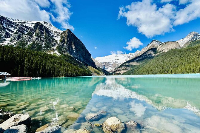 From Banff: Moraine Lake and Lake Louise Half Day Tour - The short ride to Moraine Lake