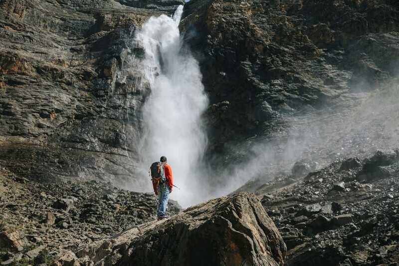 From Banff: Mountains, Lakes, and Waterfalls Full-Day Tour - Takakkaw Falls and the power of the Yoho route