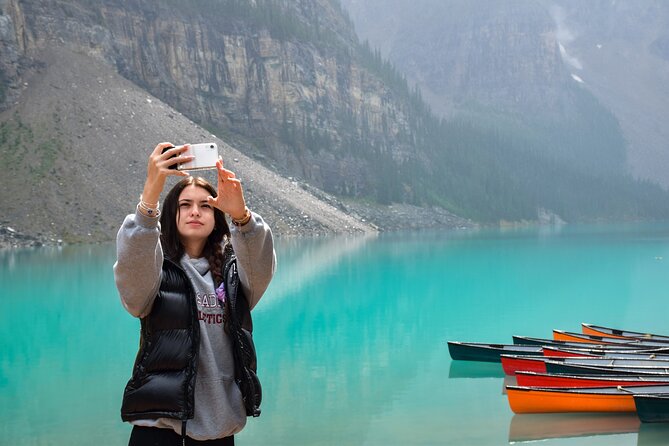 From Banff: Shuttle Service to Moraine Lake & Lake Louise - The value of 75 minutes per lake