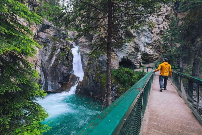 From Calgary: Banff, Moraine Lake and Lake Louise Tour - The ride from Calgary to Banff National Park