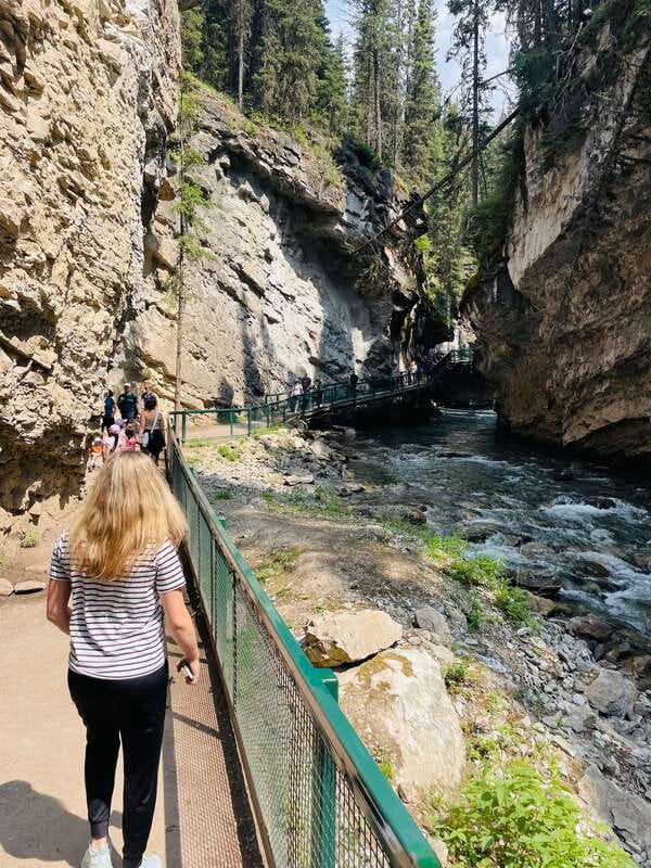 From Calgary: Banff, Moraine Lake and Lake Louise Tour - What $101 really buys you
