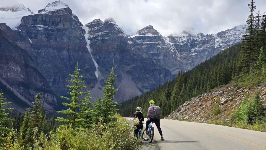 From Calgary/Banff: Moraine Lake & Lake Louise Half-Day Tour - Timing, comfort, and family details