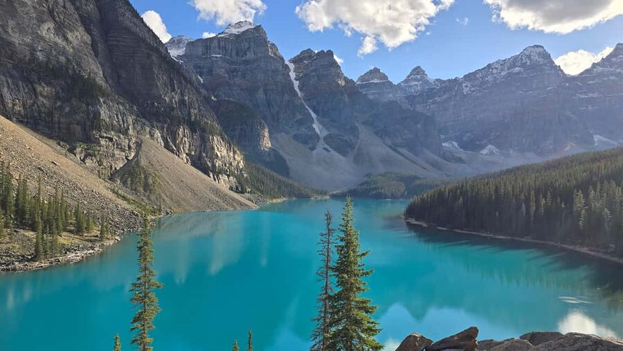 From Calgary/Banff: Moraine Lake & Lake Louise Half-Day Tour - Pickup points from Calgary, Canmore, and Banff