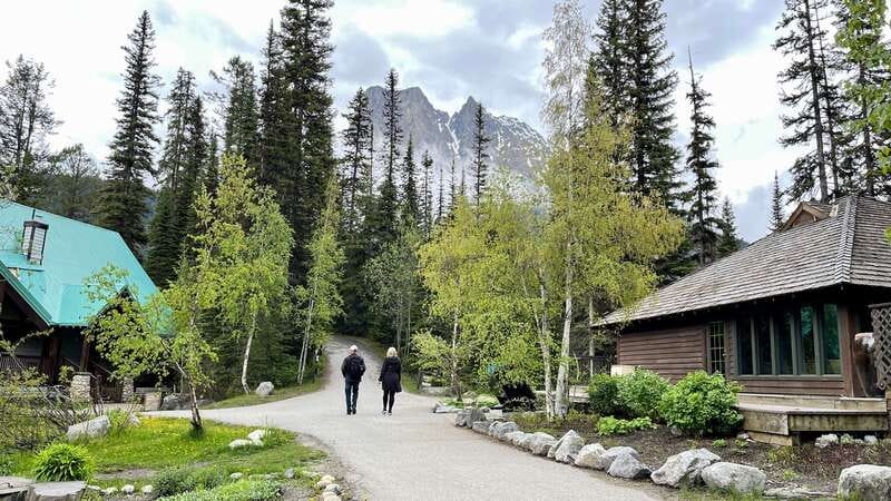 From Calgary: Banff & Yoho National Parks Private Day Tour - Moraine Lake and the Ten Peaks