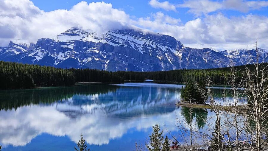 From Calgary/Canmore: Banff National Park Premium Day Trip - Who should take this Banff day trip?