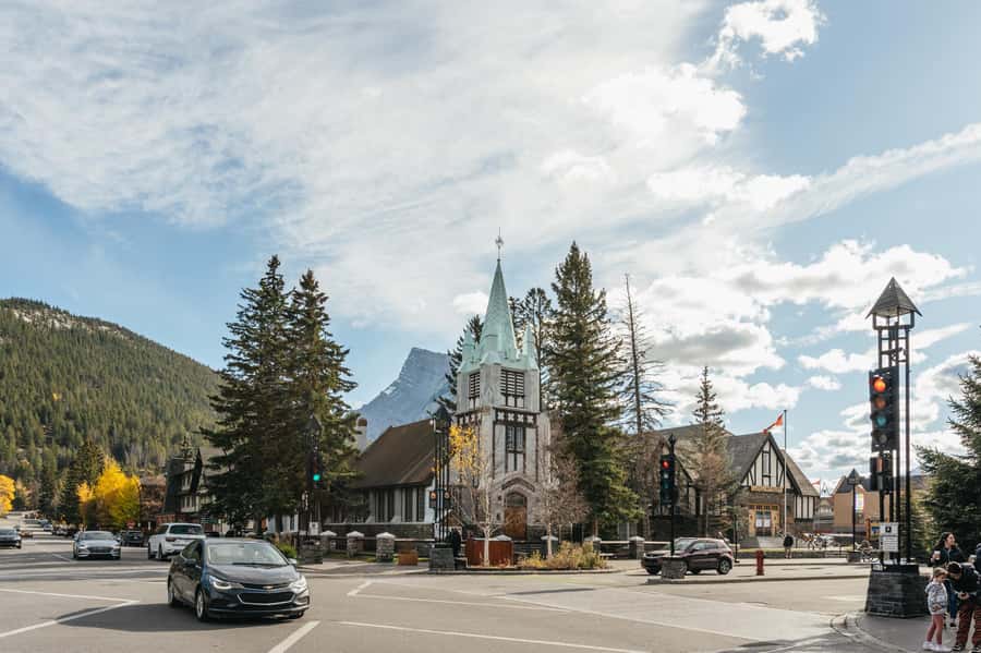 From Calgary: Private Banff National Park Day Trip - Guides, photography, and the human side of the day