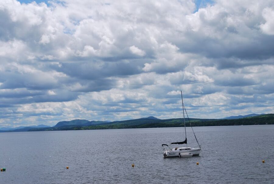 From Montreal: Eastern Townships Region Day Trip - Magog Bay And Free Time In Magog