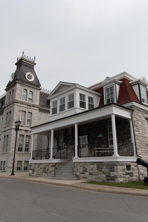 From Montreal: Kingston City Day Trip & 1000 Island Cruise - Cruising Through the 1000 Islands