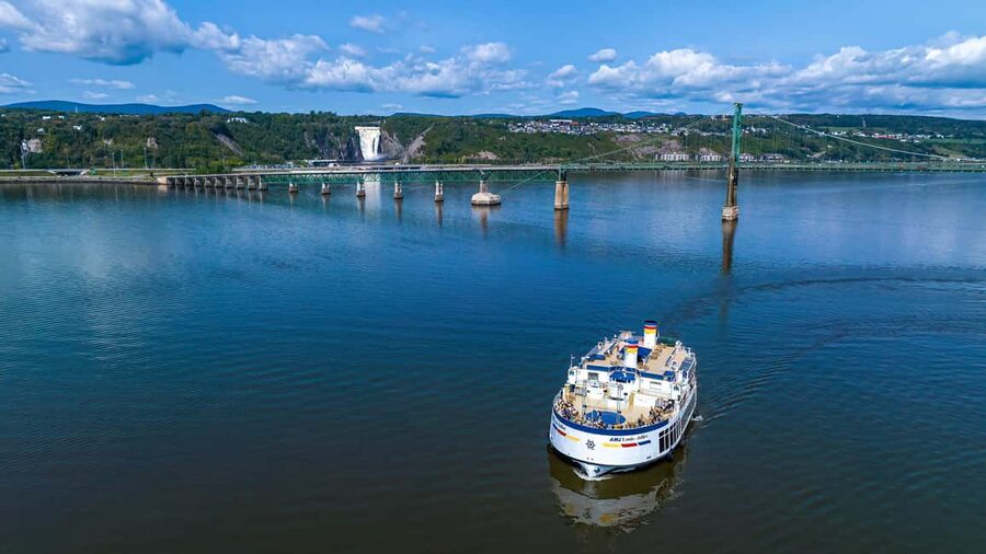 From Montréal: Québec City, River Cruise & Montmorency Falls - The early start and three-hour ride from Montréal