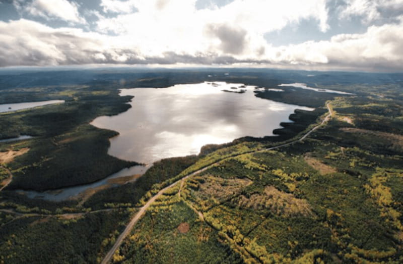 From Montreal: Scenic Montérégie Helicopter Tour - Pilot quality and the small-group setting