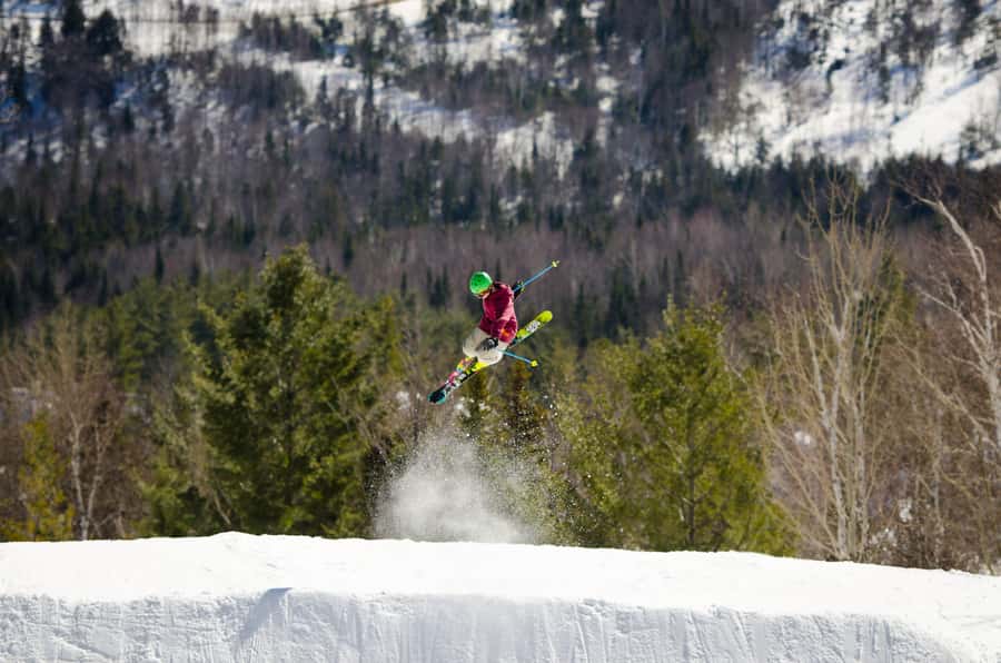 From Montreal: Skiing or Snowboarding Day Trip - Key things to know before booking