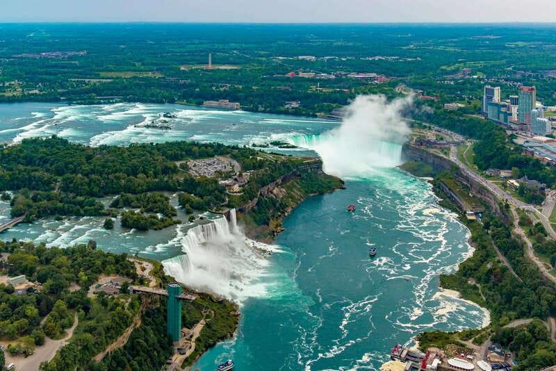 From Montreal: Toronto, Niagara Falls & 1000 Islands Tour - What this two-day route really offers